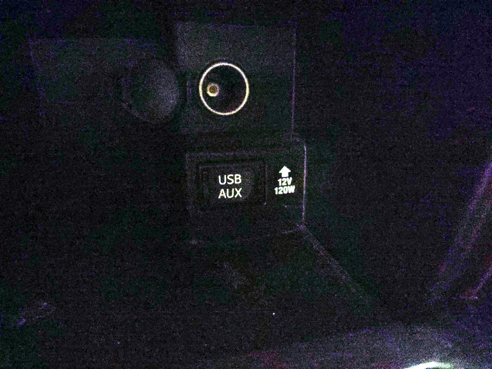 2014 Toyota Camry XLE Hybrid - Photo 19
