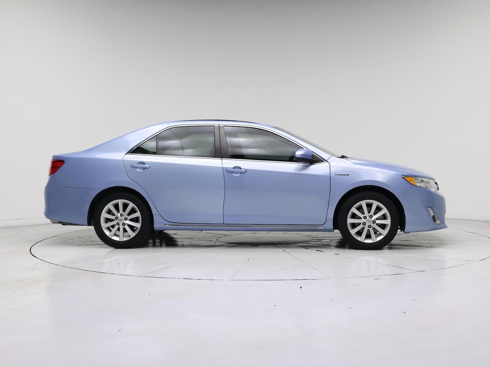 2014 Toyota Camry XLE Hybrid - Photo 8