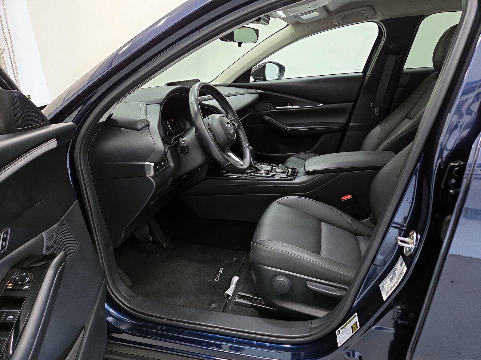 Side Airbags & Leatherette Seats