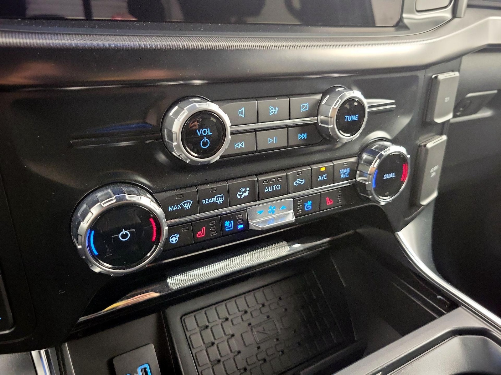 2024 Ford F-150 Raptor - Photo 18