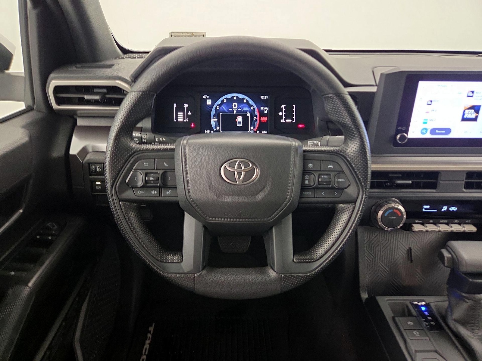 2026 Toyota Tacoma SR5 - Photo 11