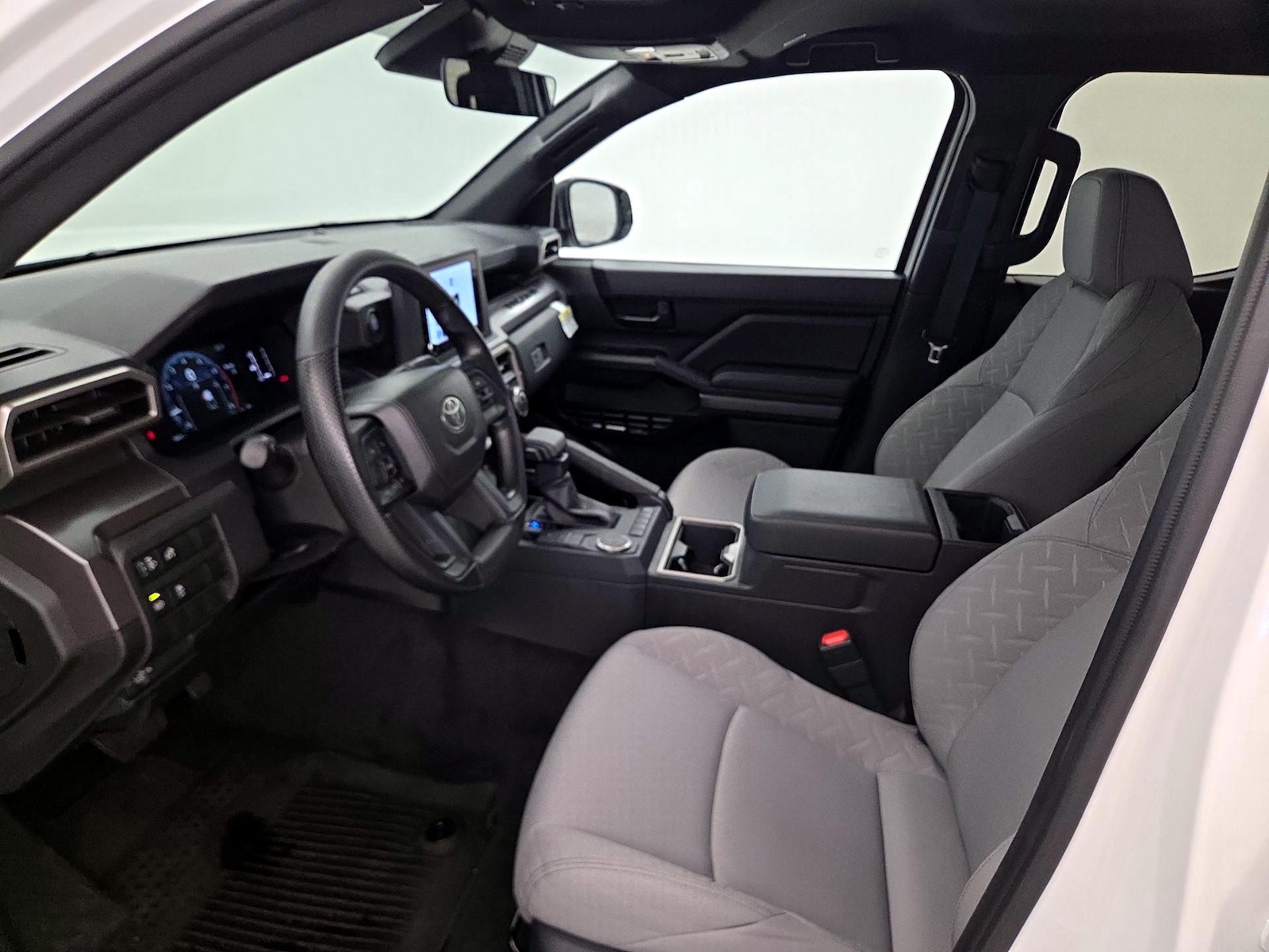 2026 Toyota Tacoma SR5 - Photo 12