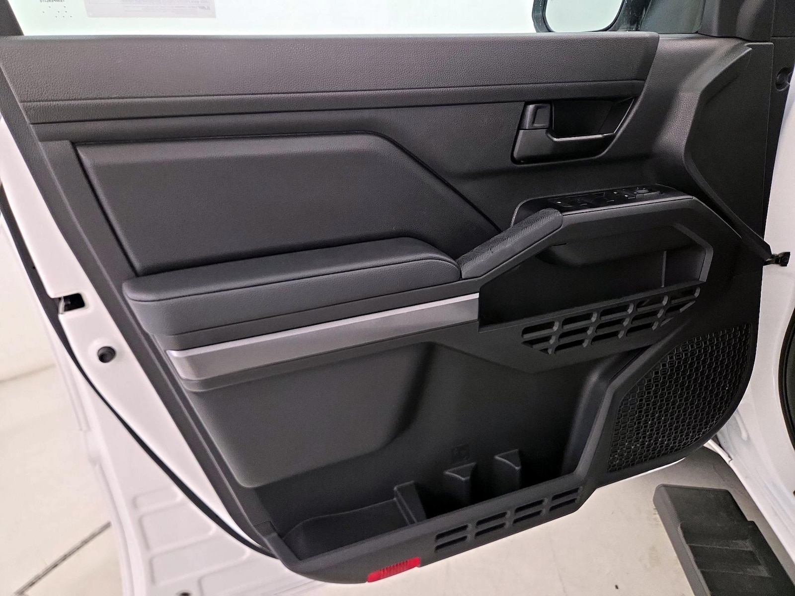 2026 Toyota Tacoma SR5 - Photo 13