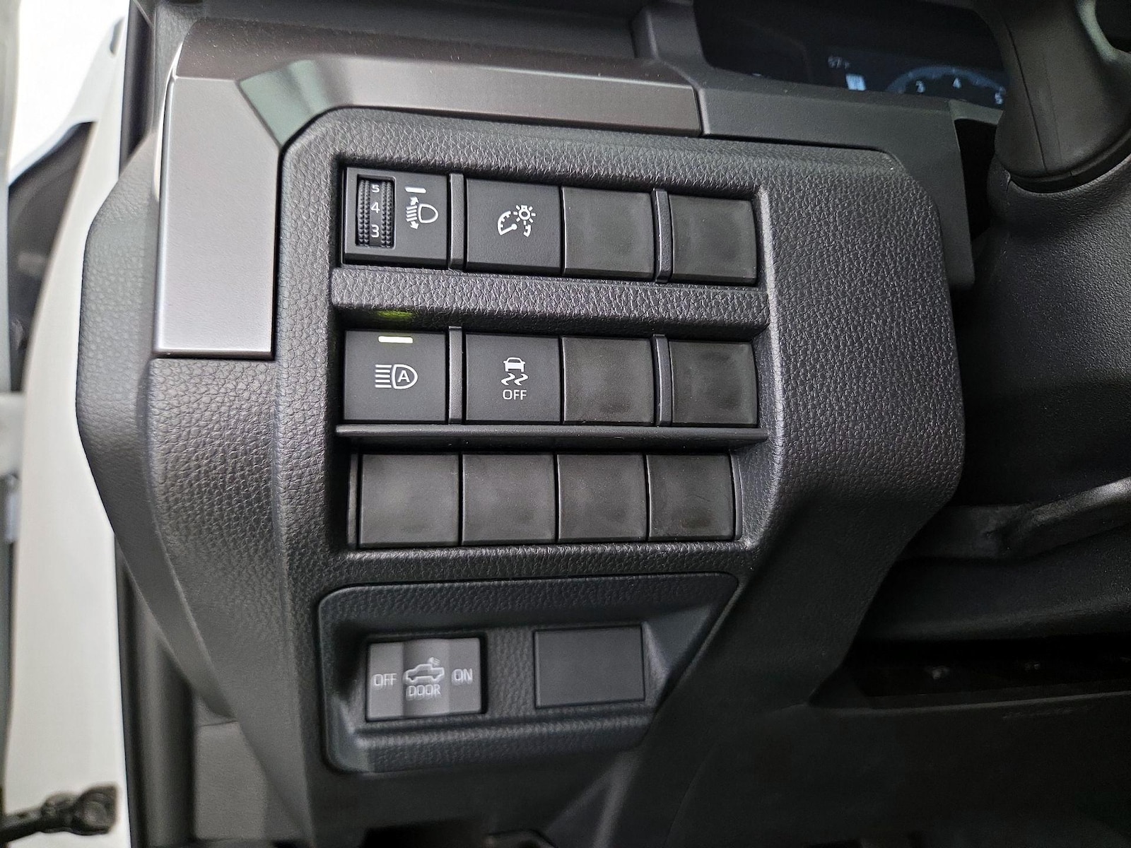 2026 Toyota Tacoma SR5 - Photo 14