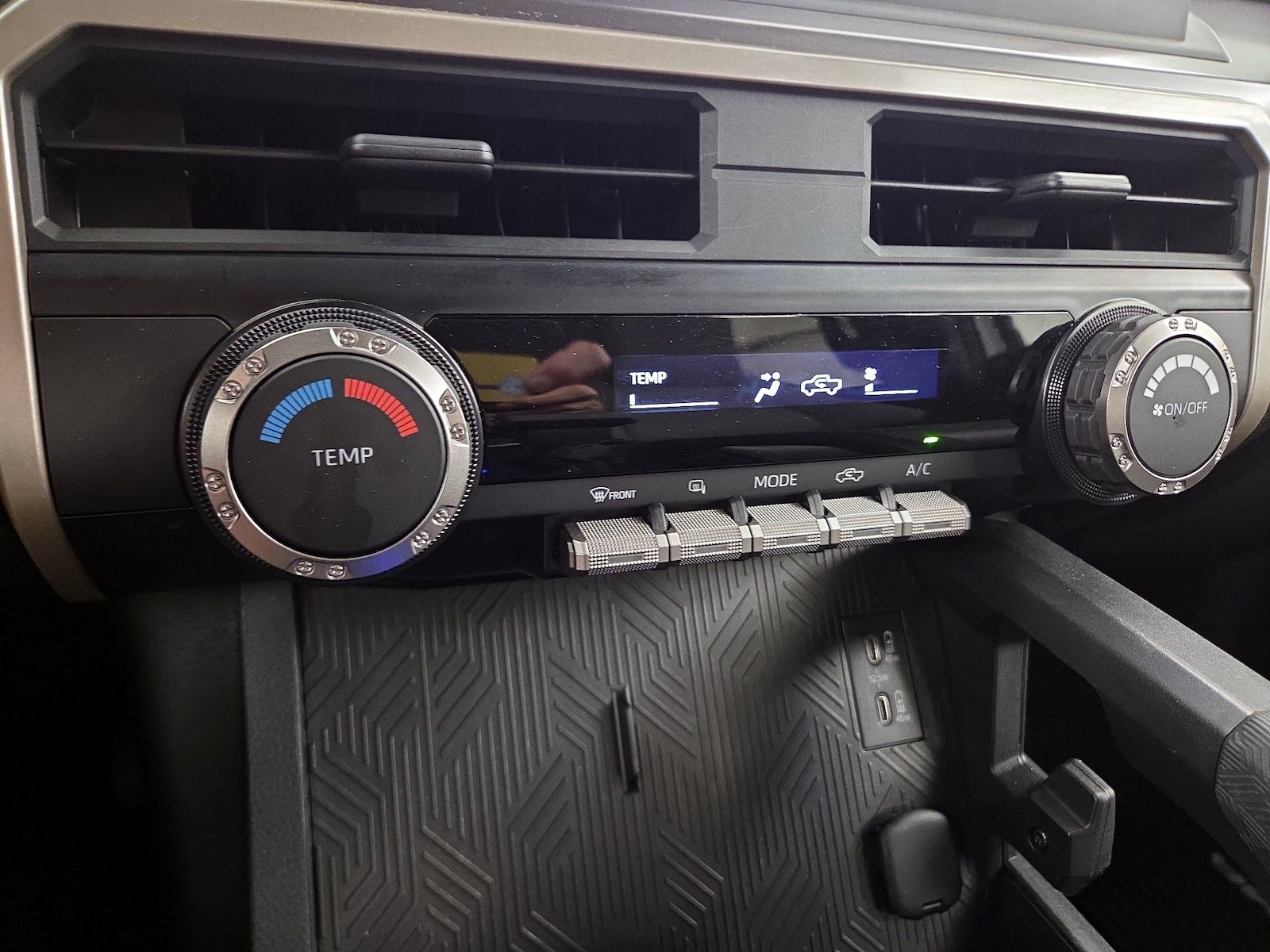 2026 Toyota Tacoma SR5 - Photo 17