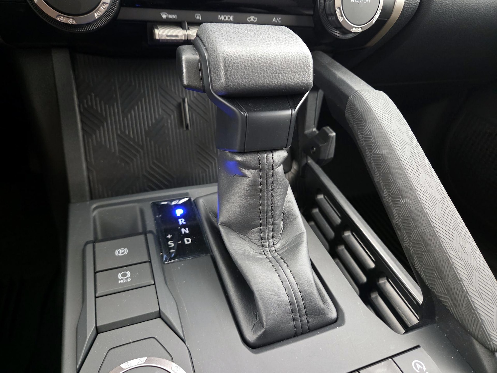 2026 Toyota Tacoma SR5 - Photo 18
