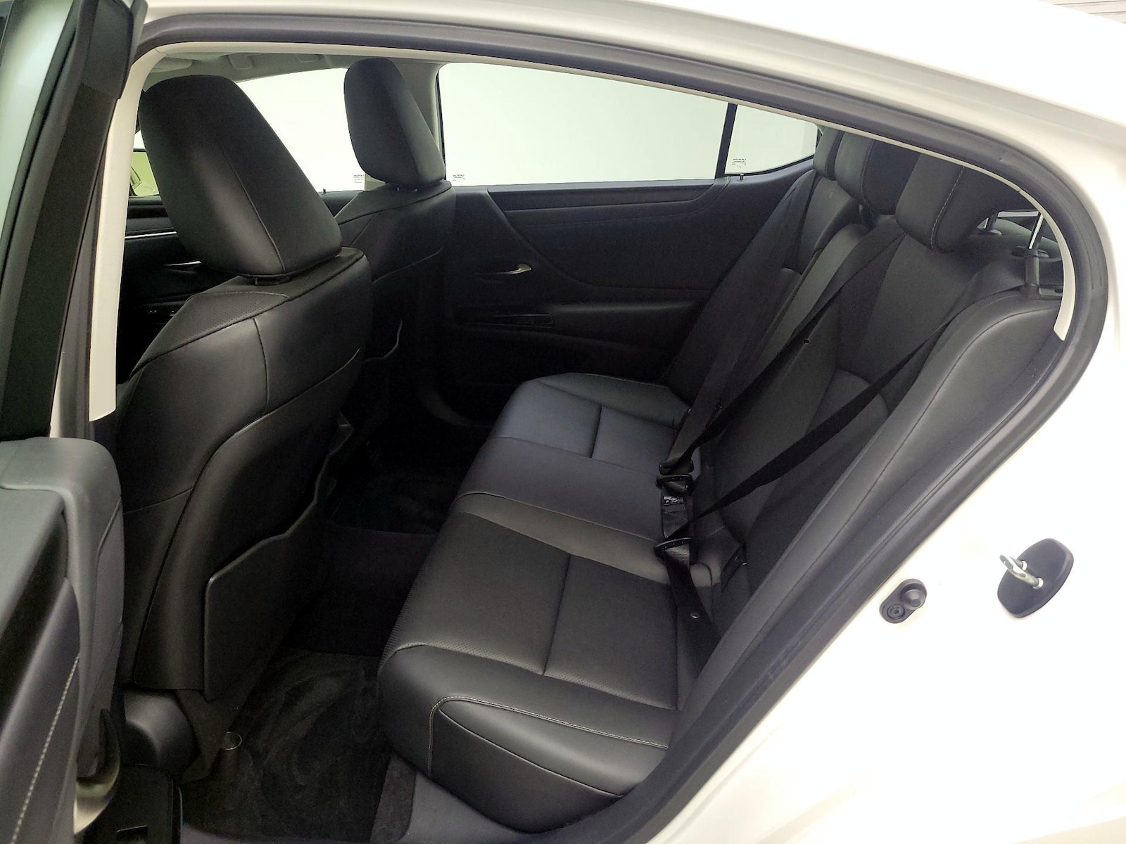 2024 Lexus ES 350 - Photo 21