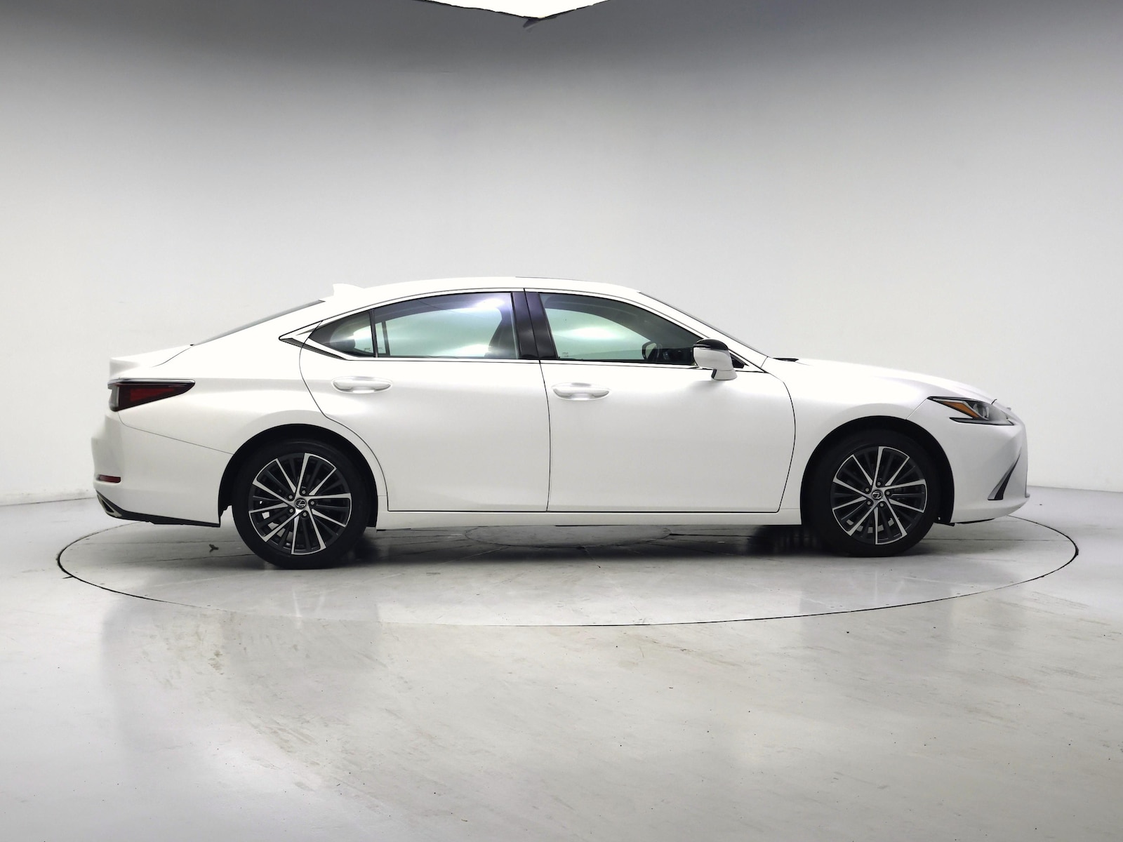 2024 Lexus ES 350 - Photo 8