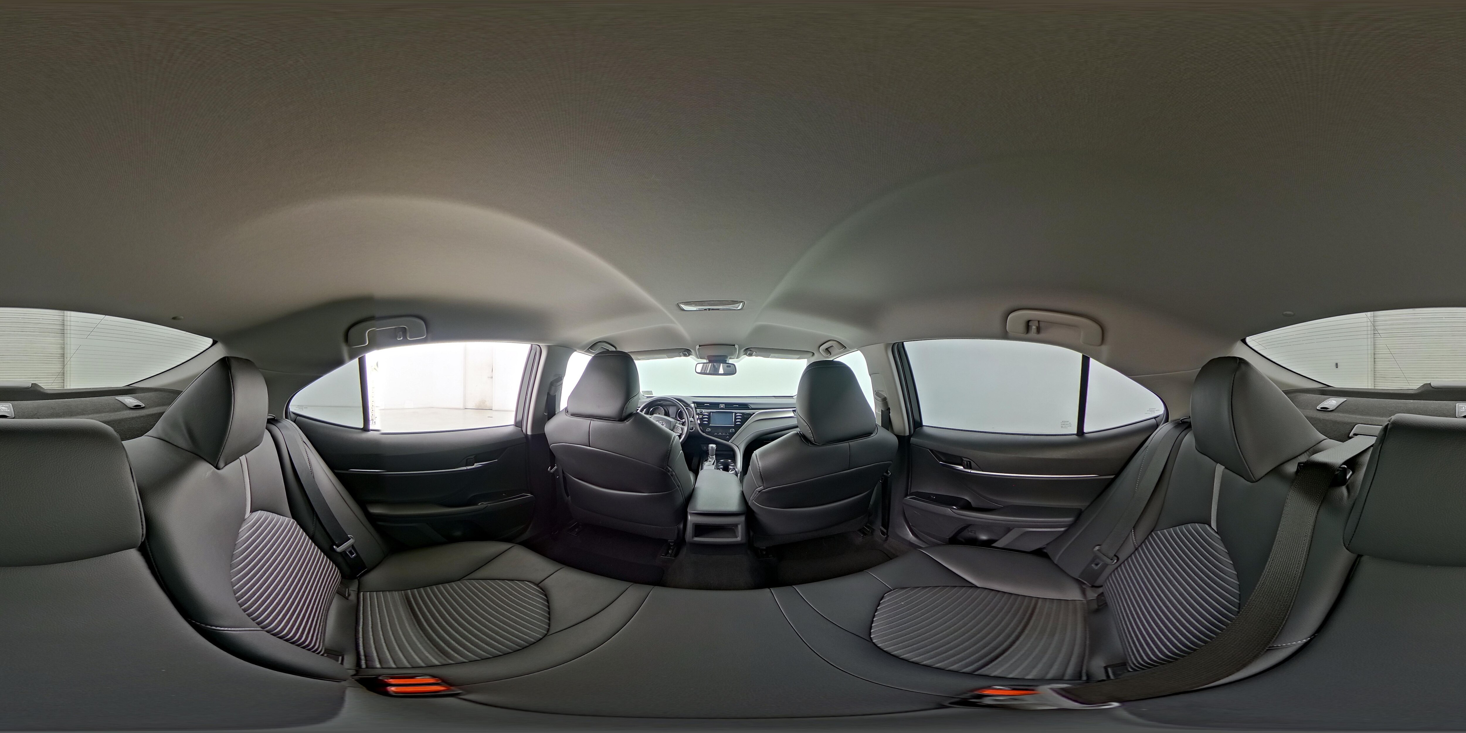 2018 Toyota Camry SE - Photo 25