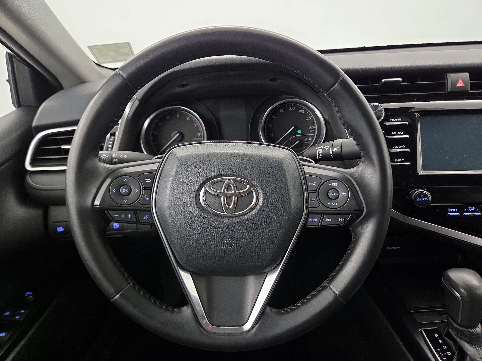 2018 Toyota Camry SE - Photo 11