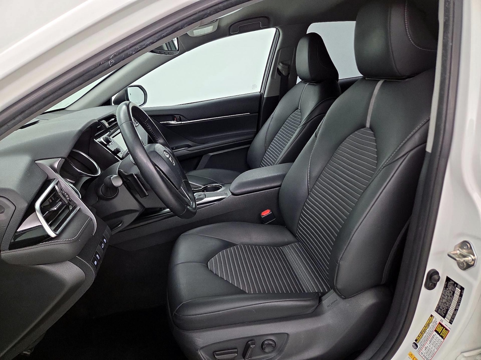 2018 Toyota Camry SE - Photo 12