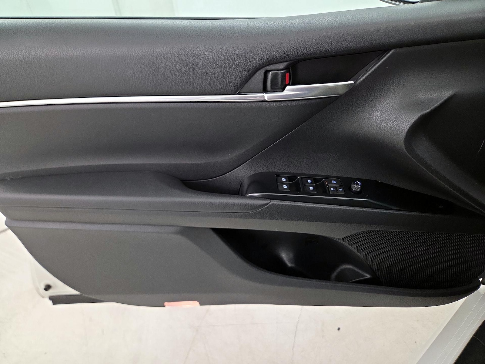 2018 Toyota Camry SE - Photo 13