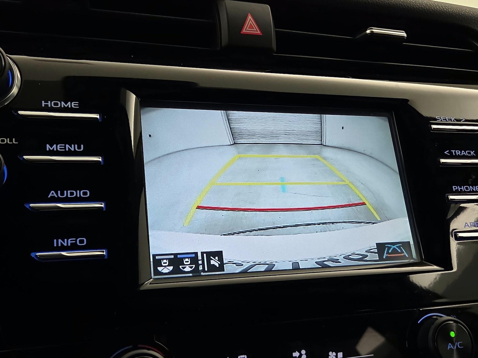 2018 Toyota Camry SE - Photo 15