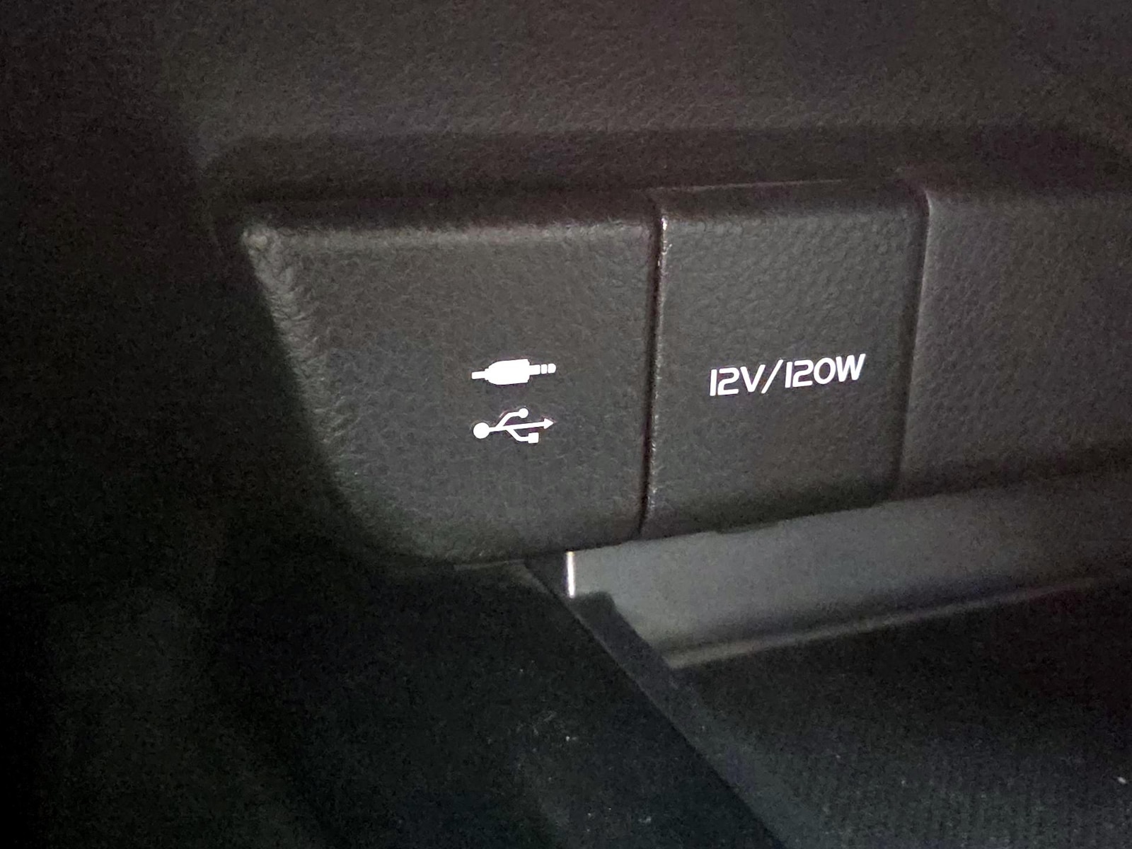 2018 Toyota Camry SE - Photo 19