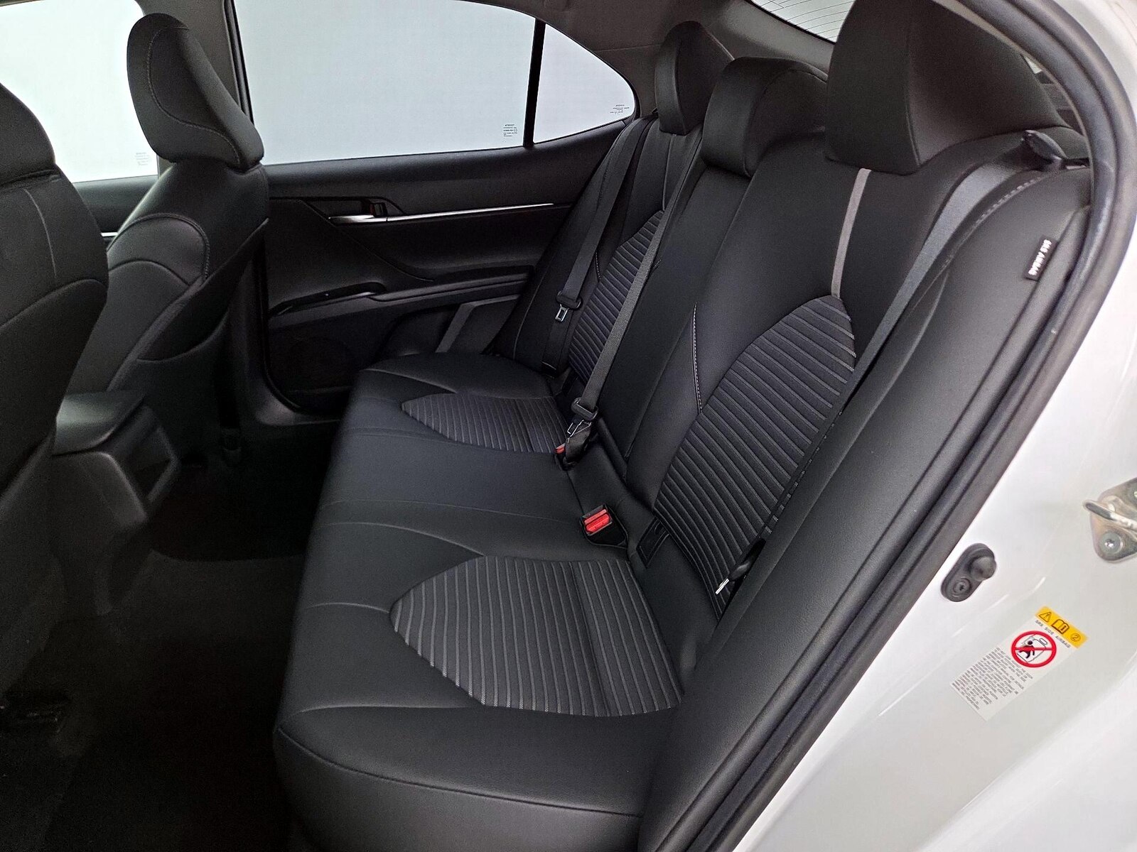 2018 Toyota Camry SE - Photo 20