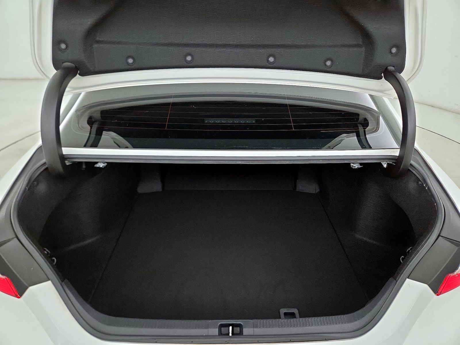 2018 Toyota Camry SE - Photo 21