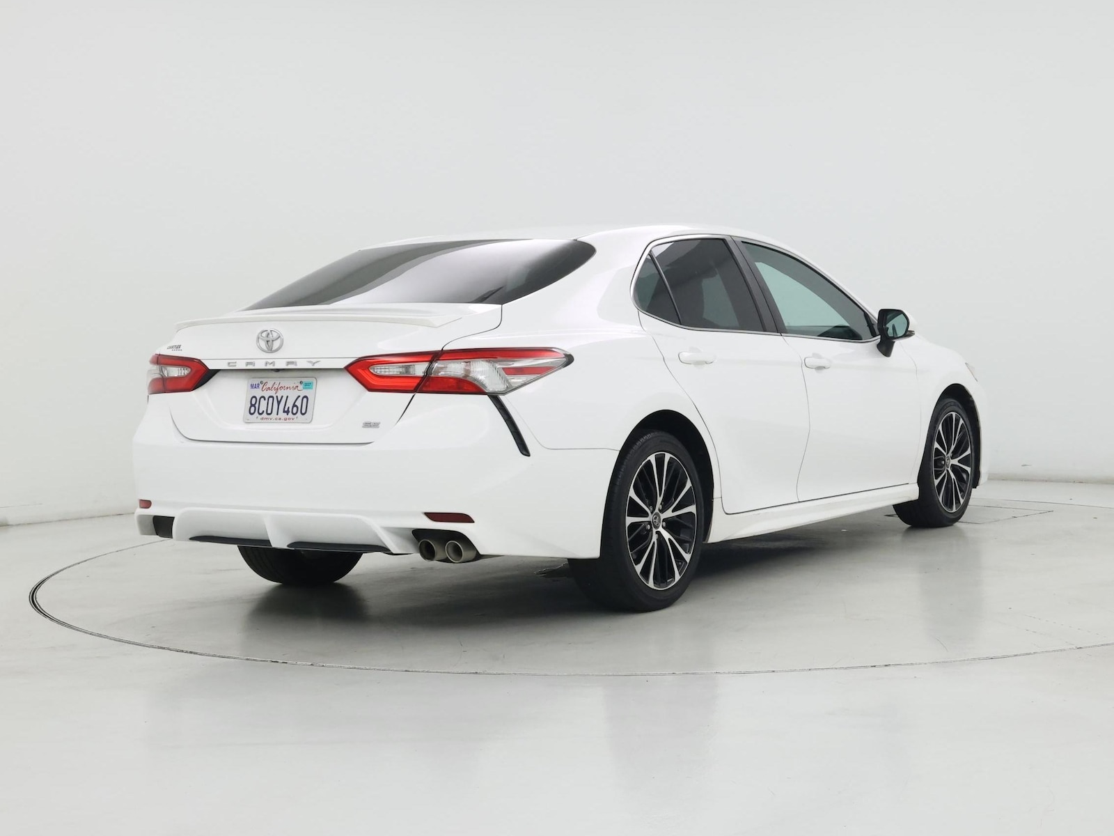 2018 Toyota Camry SE - Photo 9