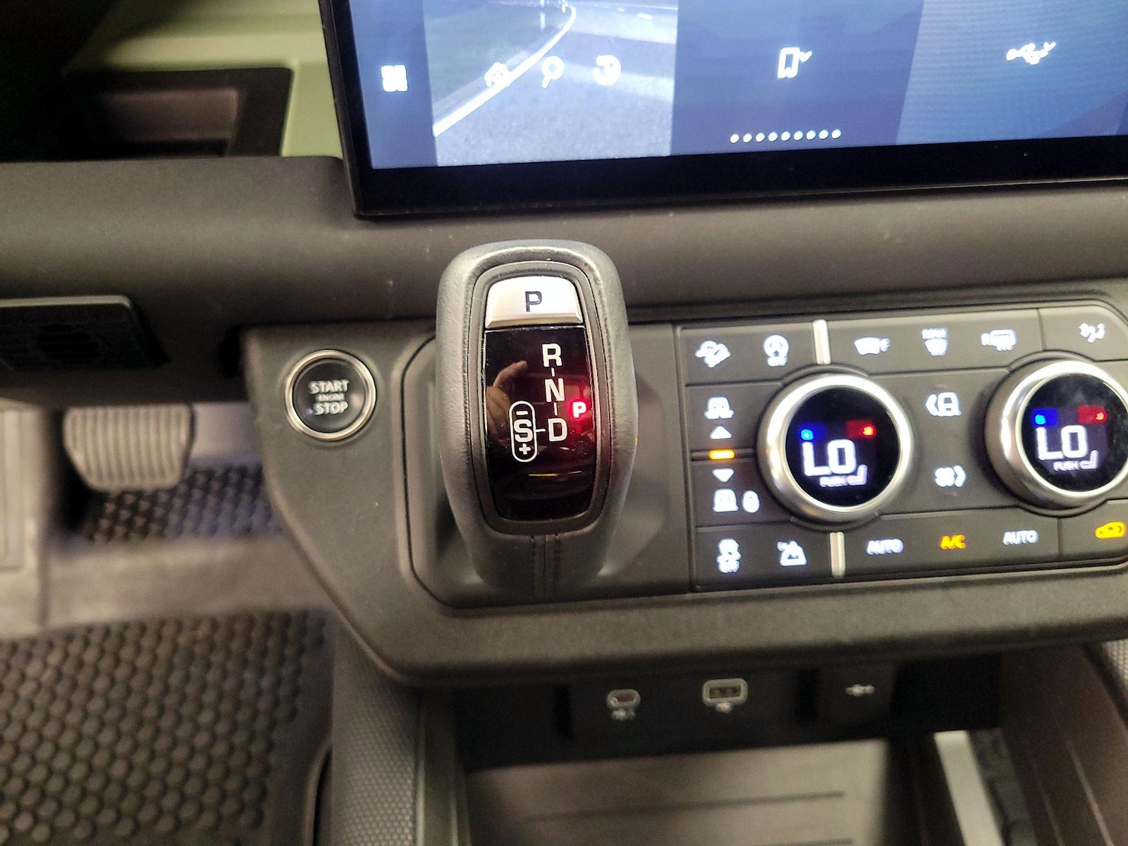 2023 Land Rover Defender 75th Edition - Photo 18