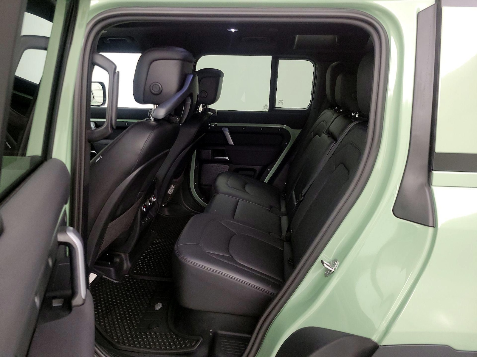 2023 Land Rover Defender 75th Edition - Photo 20