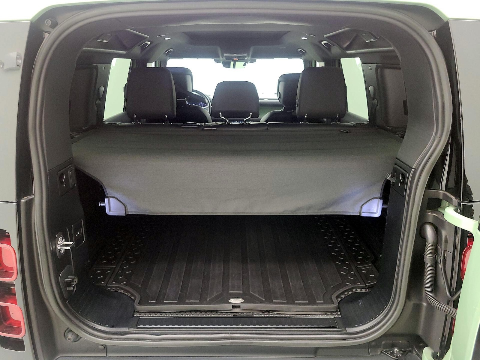 2023 Land Rover Defender 75th Edition - Photo 21