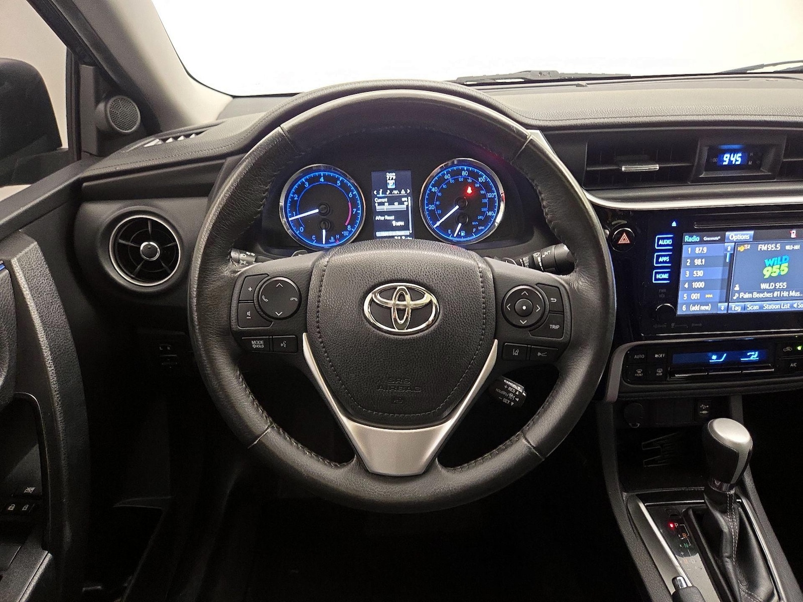 2017 Toyota Corolla SE - Photo 11