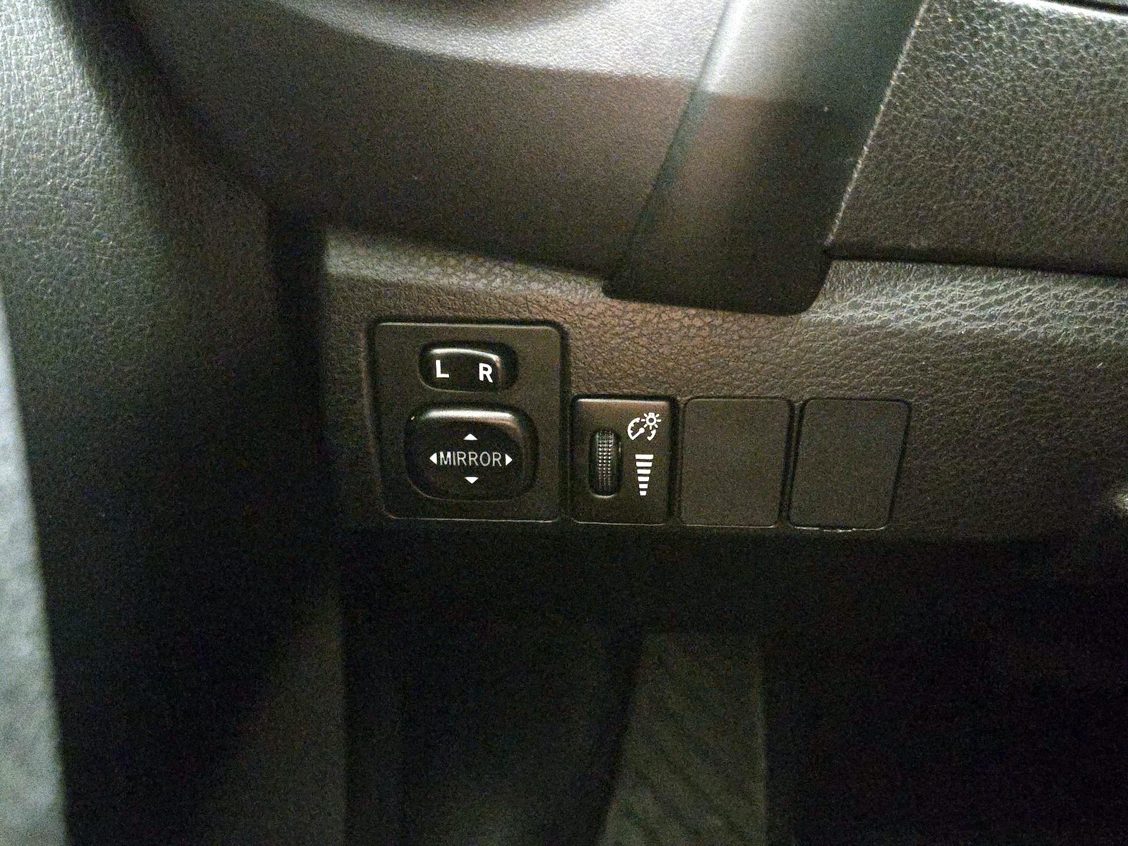 2017 Toyota Corolla SE - Photo 14