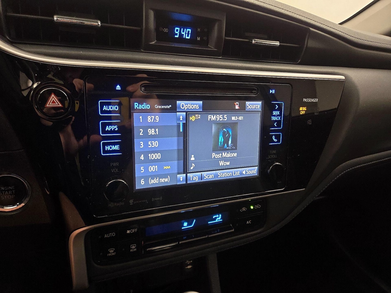 2017 Toyota Corolla SE - Photo 16
