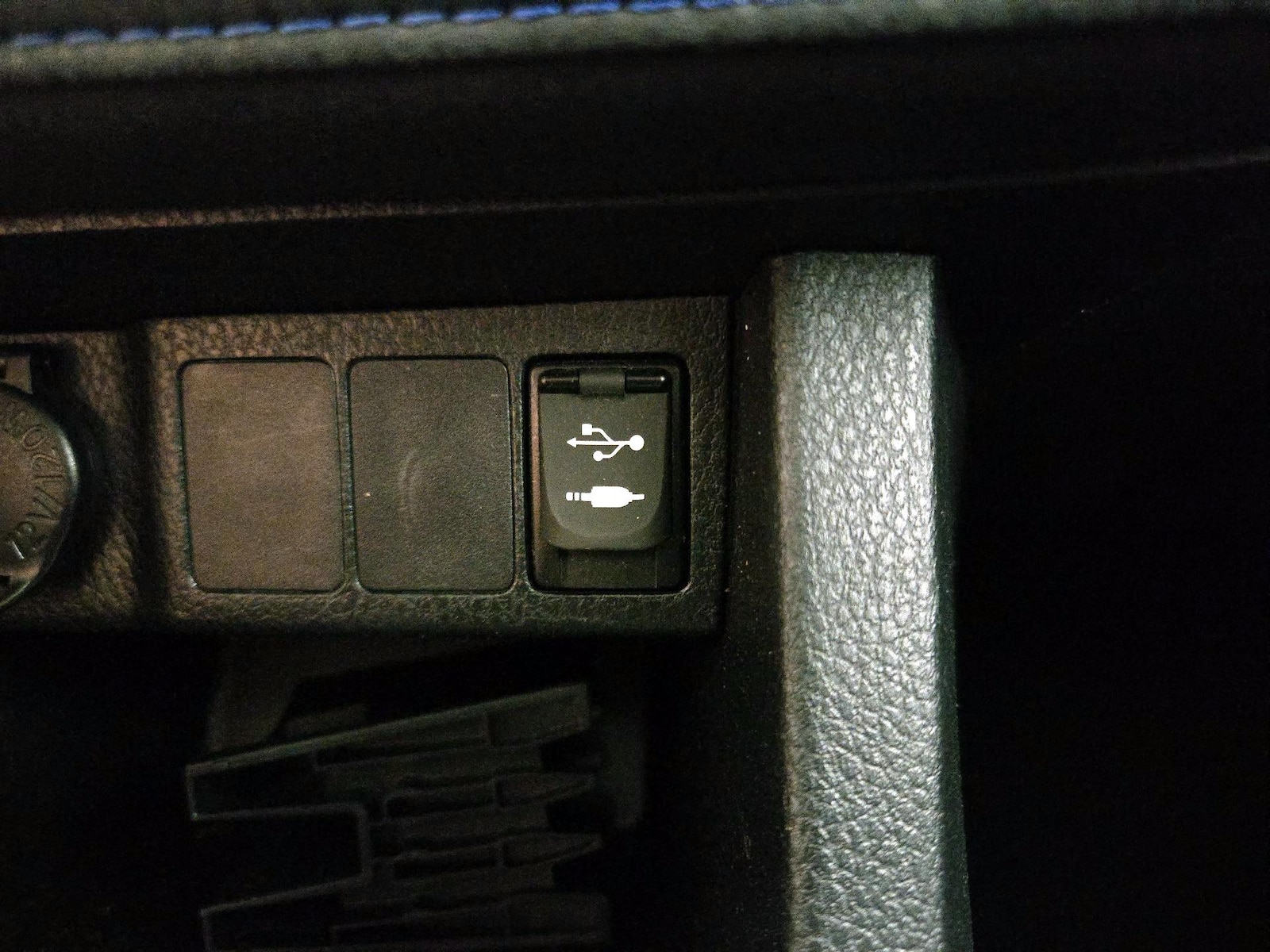 2017 Toyota Corolla SE - Photo 19