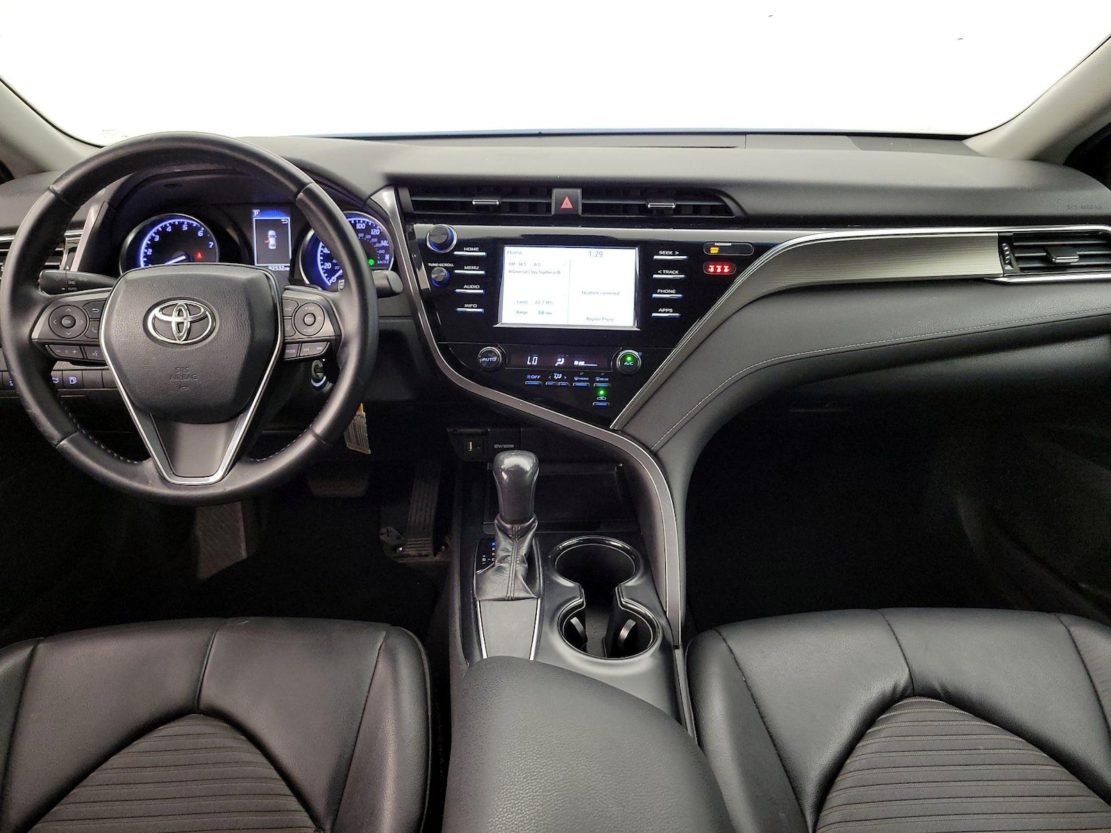2018 Toyota Camry SE - Photo 10