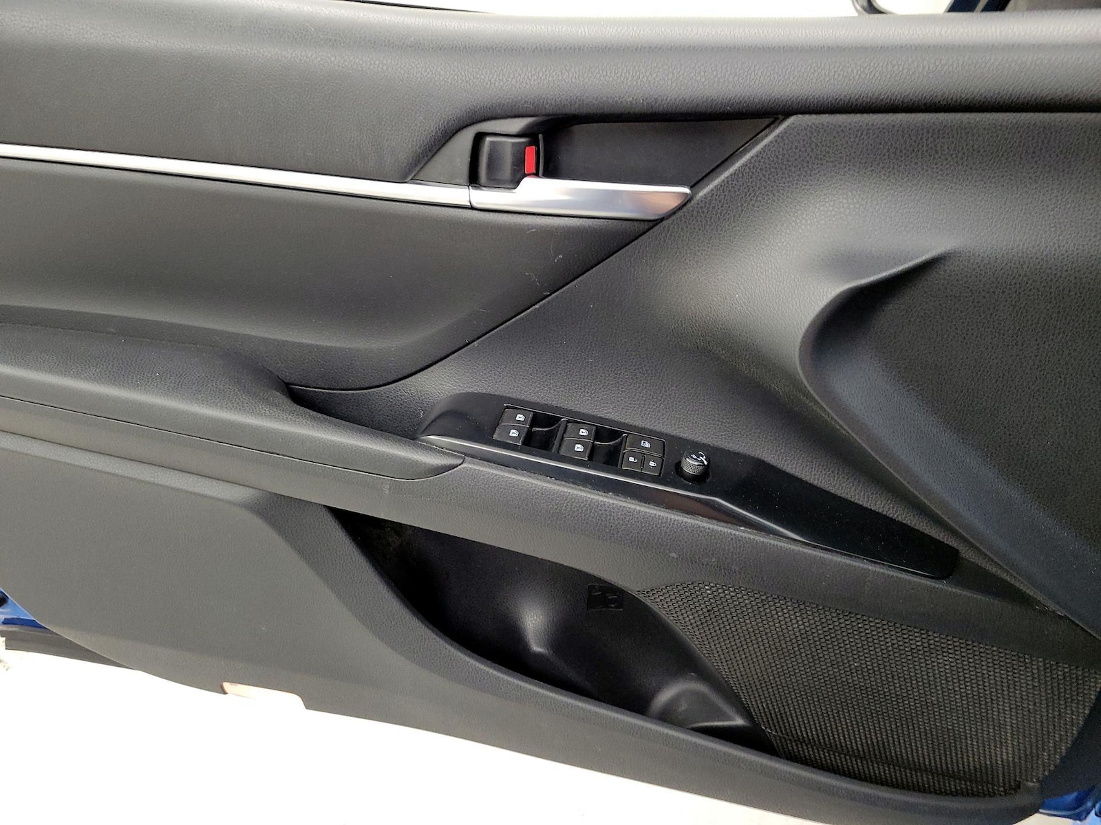 2018 Toyota Camry SE - Photo 13