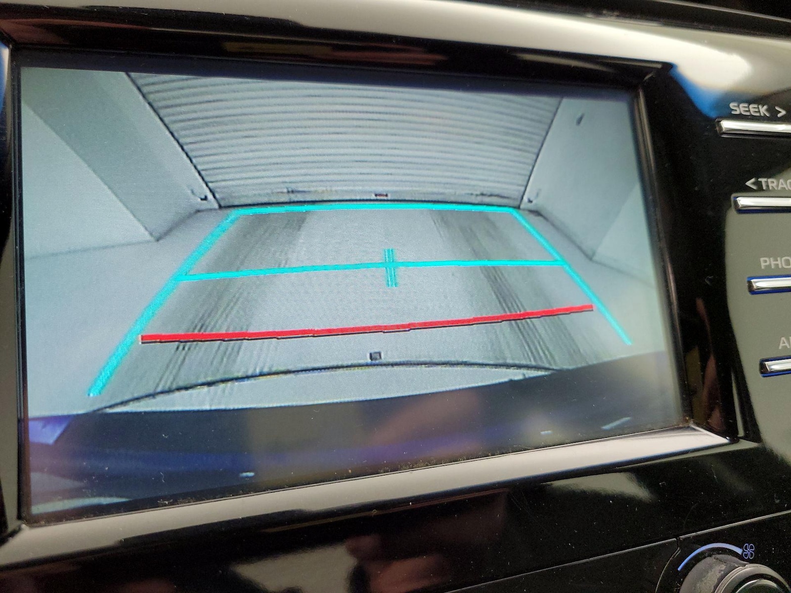 2018 Toyota Camry SE - Photo 15