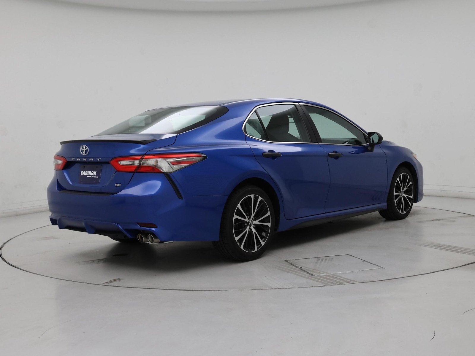 2018 Toyota Camry SE - Photo 9