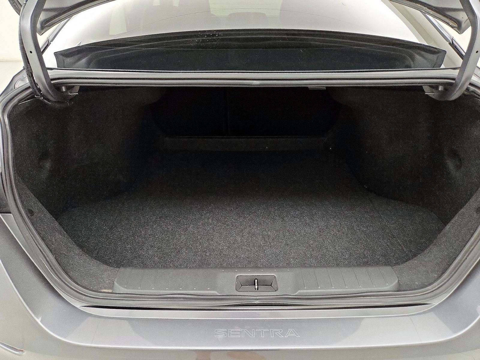2024 Nissan Sentra SV - Photo 21