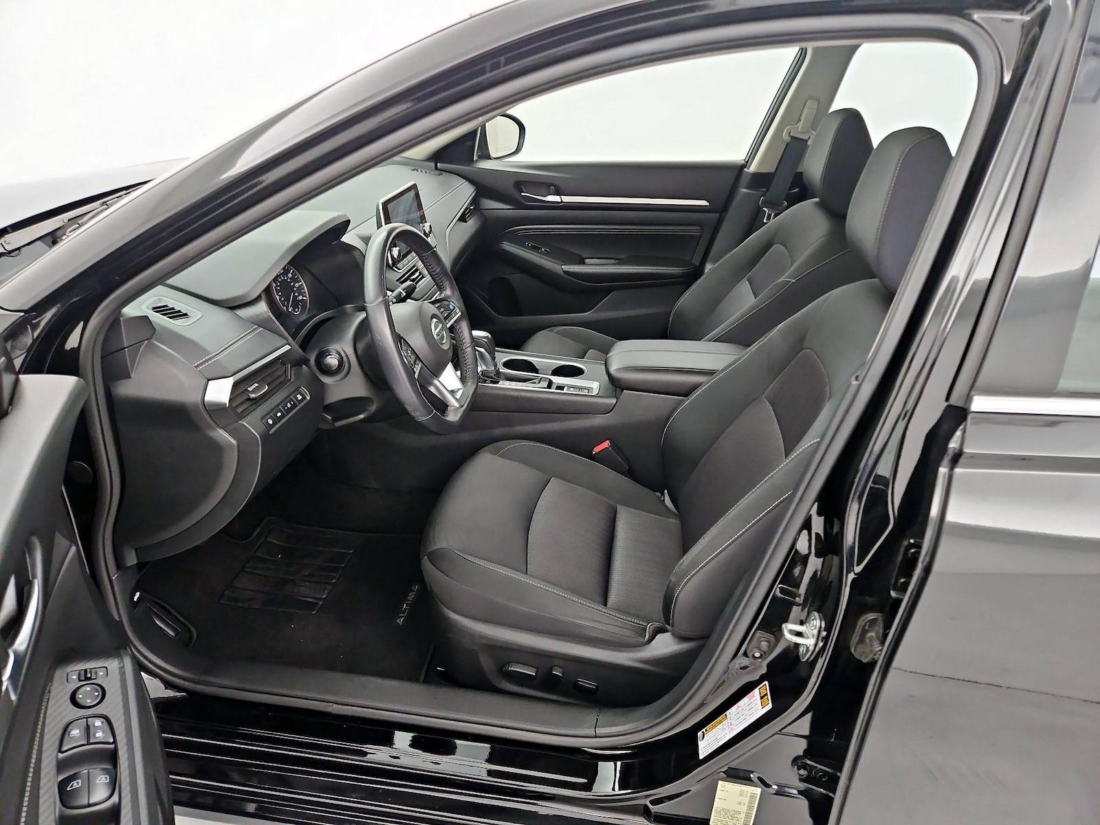 2019 Nissan Altima SV - Photo 12