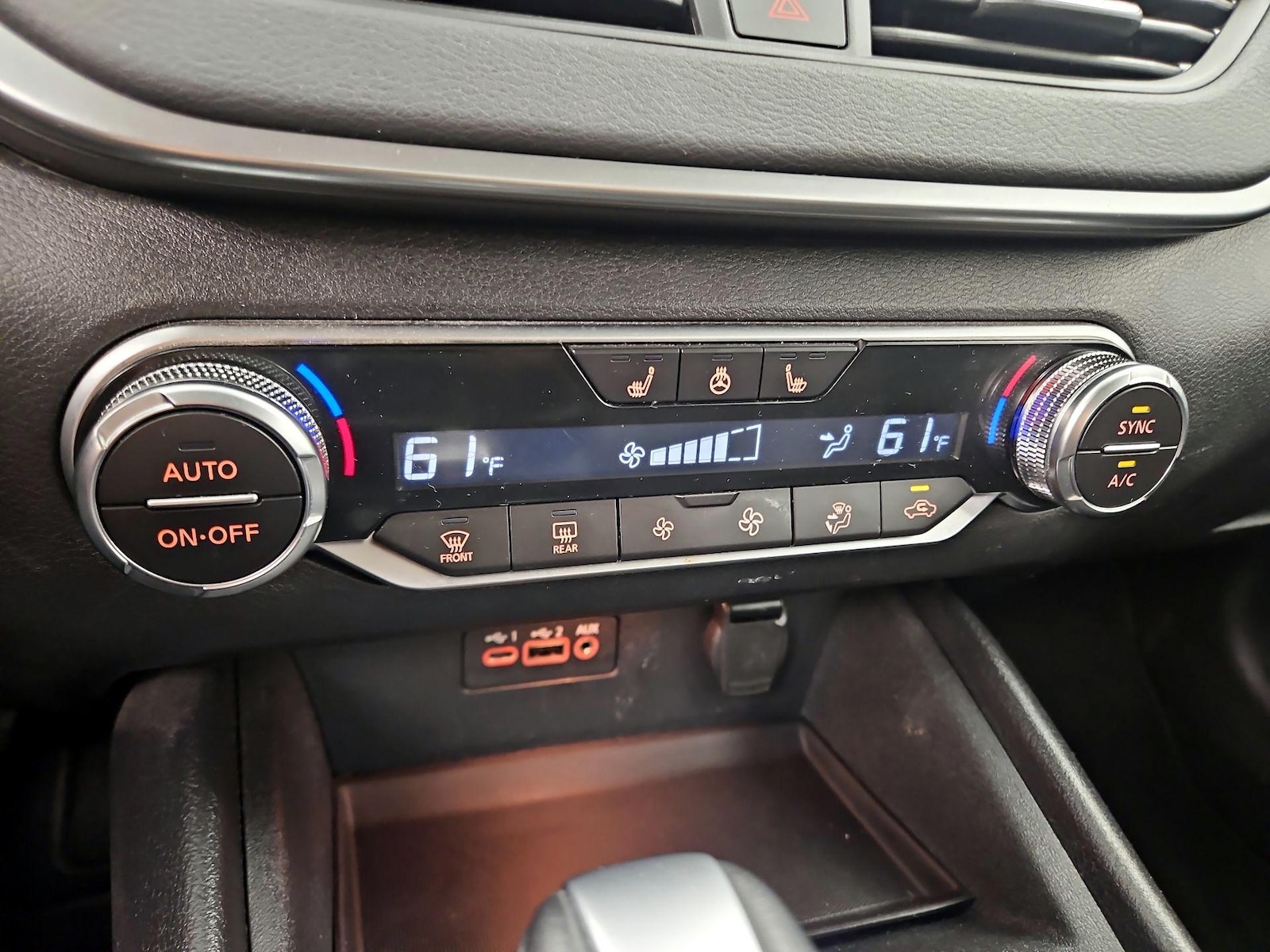2019 Nissan Altima SV - Photo 17