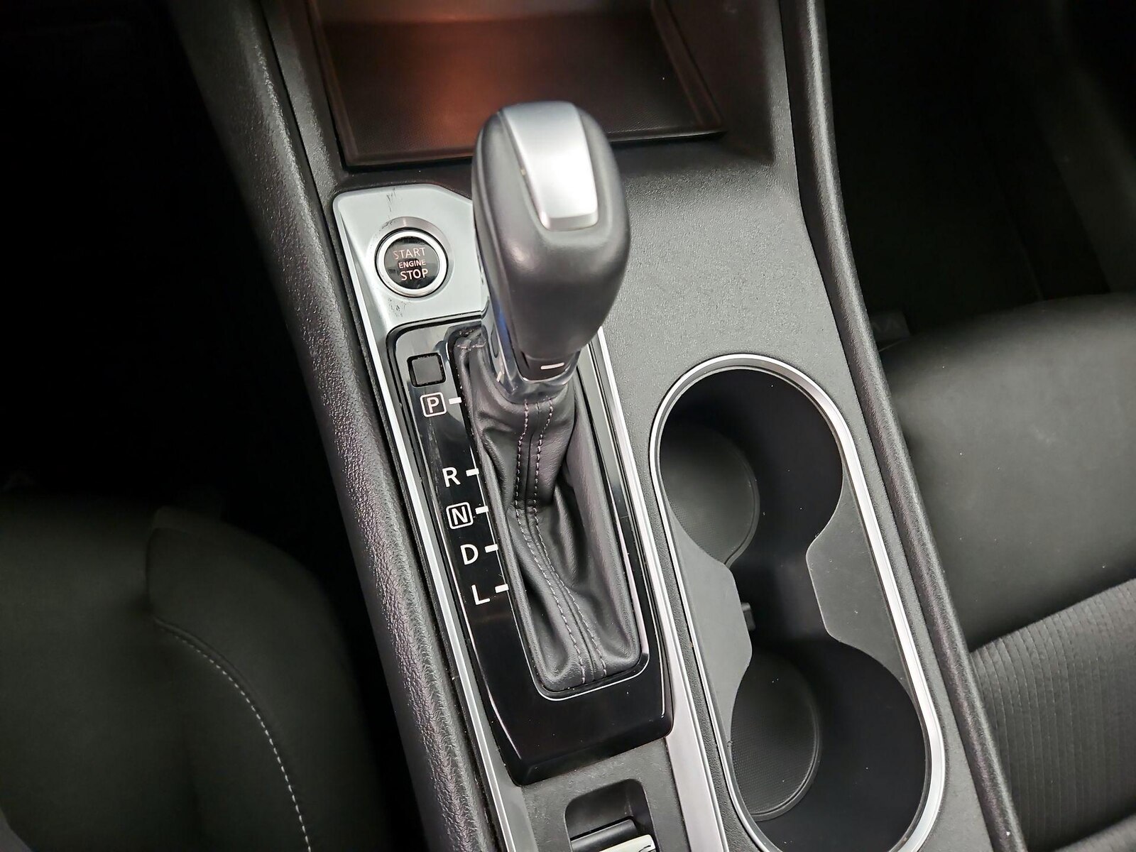2019 Nissan Altima SV - Photo 18