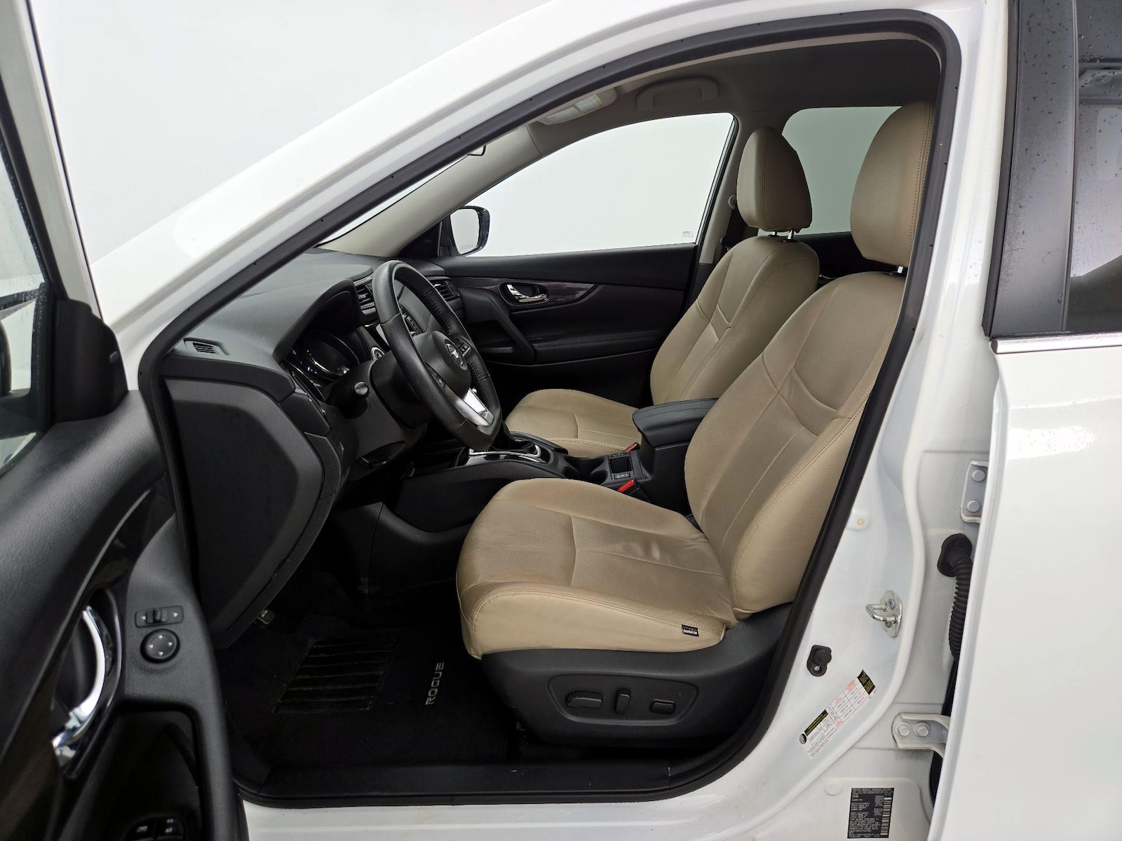 2020 Nissan Rogue SV - Photo 12