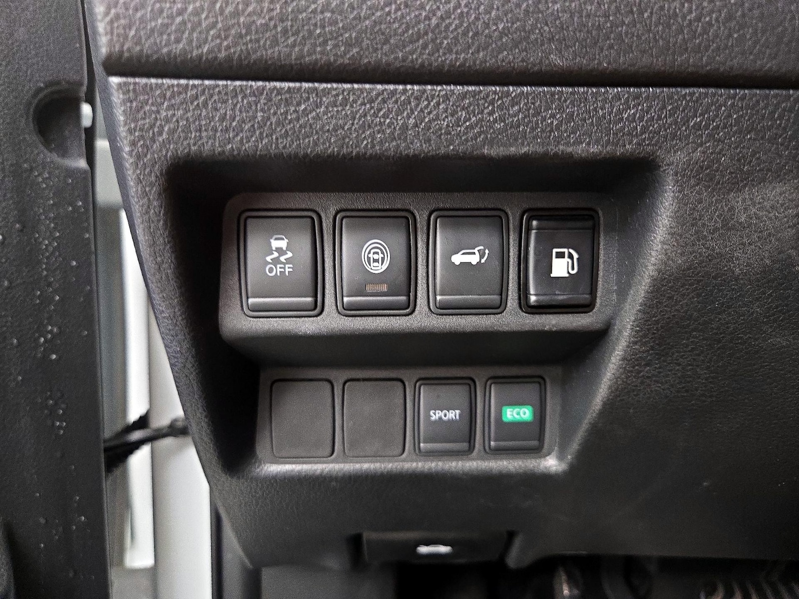 2020 Nissan Rogue SV - Photo 14