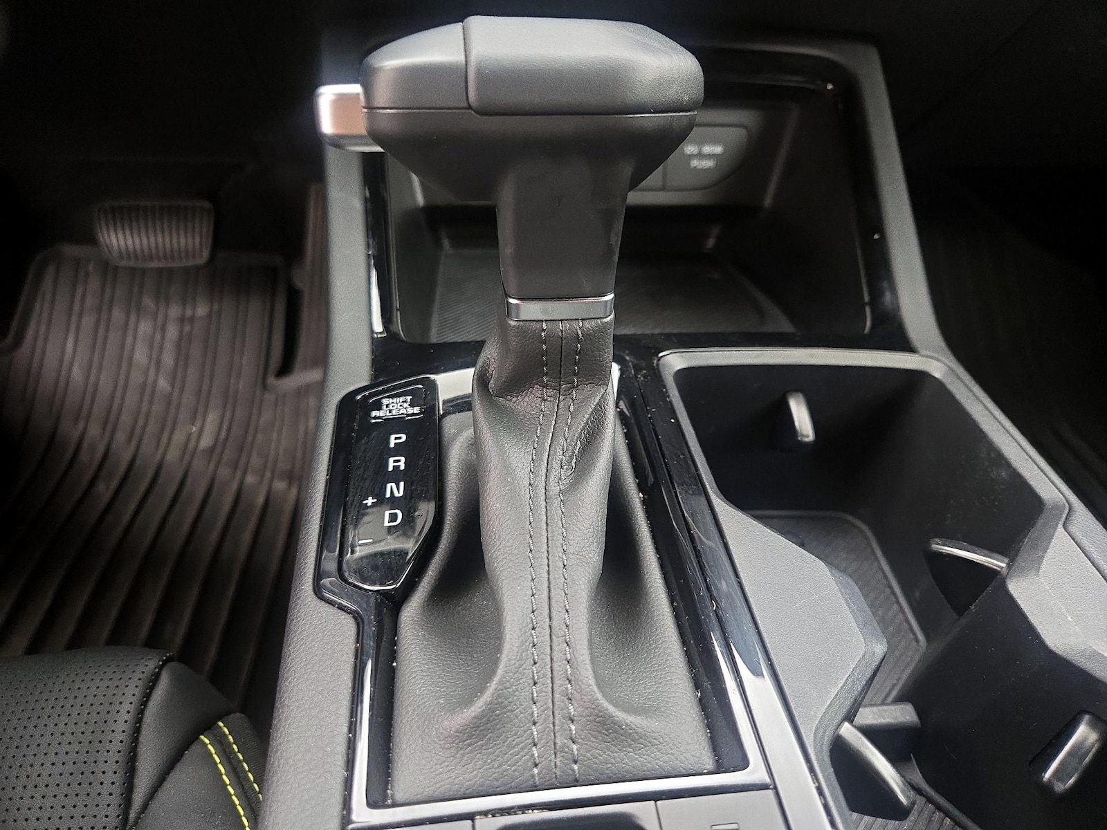 2025 Kia K5 GT - Photo 19