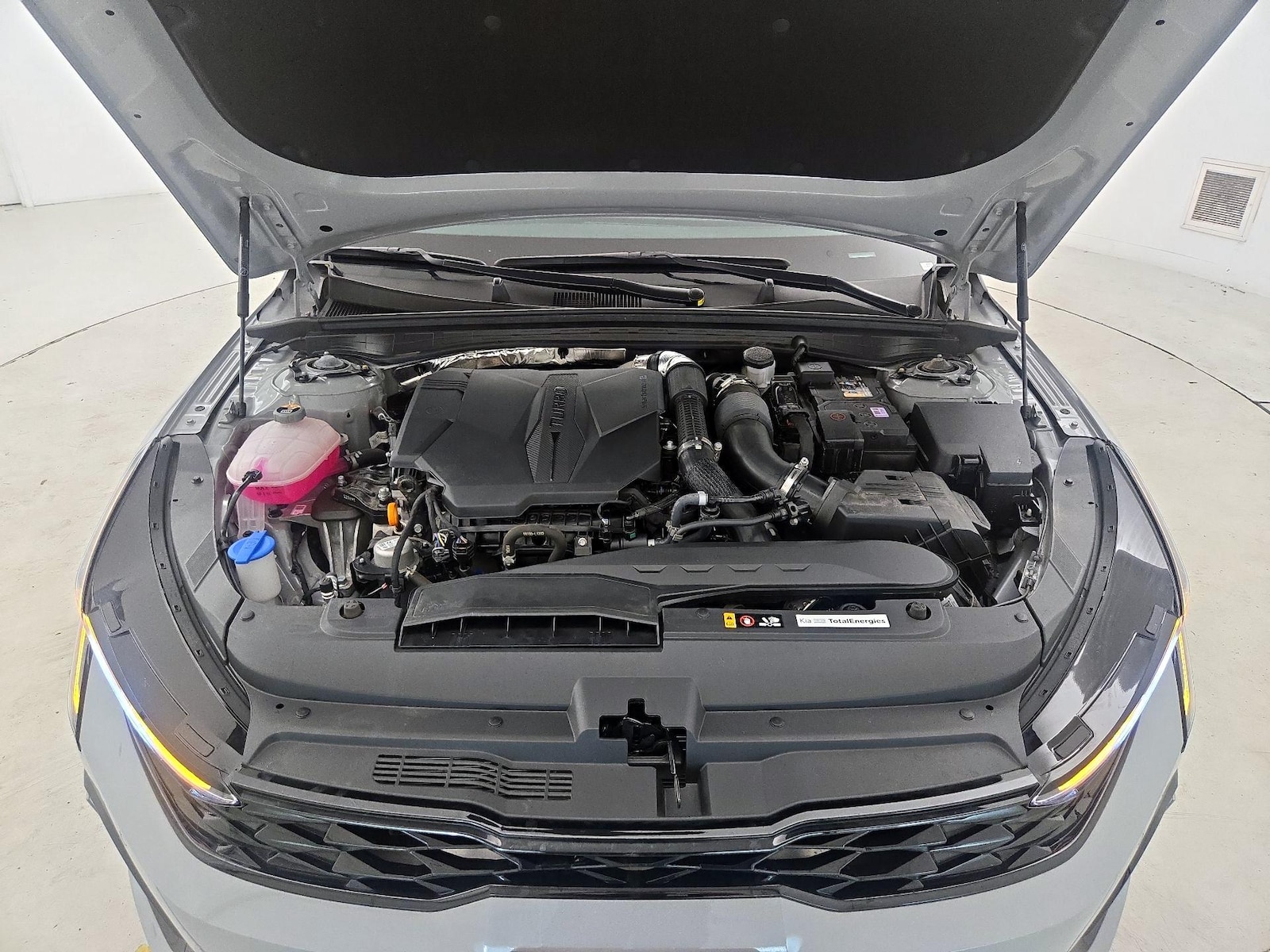 2025 Kia K5 GT - Photo 24