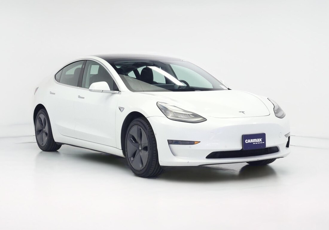 2020 Tesla Model 3 Standard Range Plus in White — CarMax photo