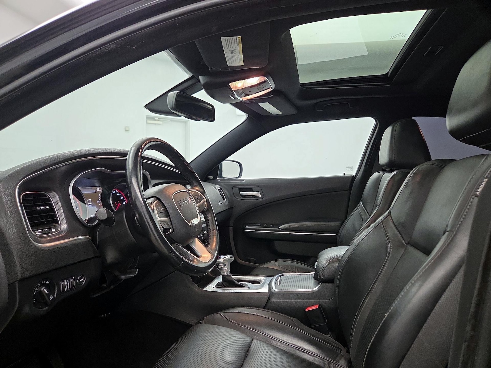 Sunroof(s) & Overhead Airbags