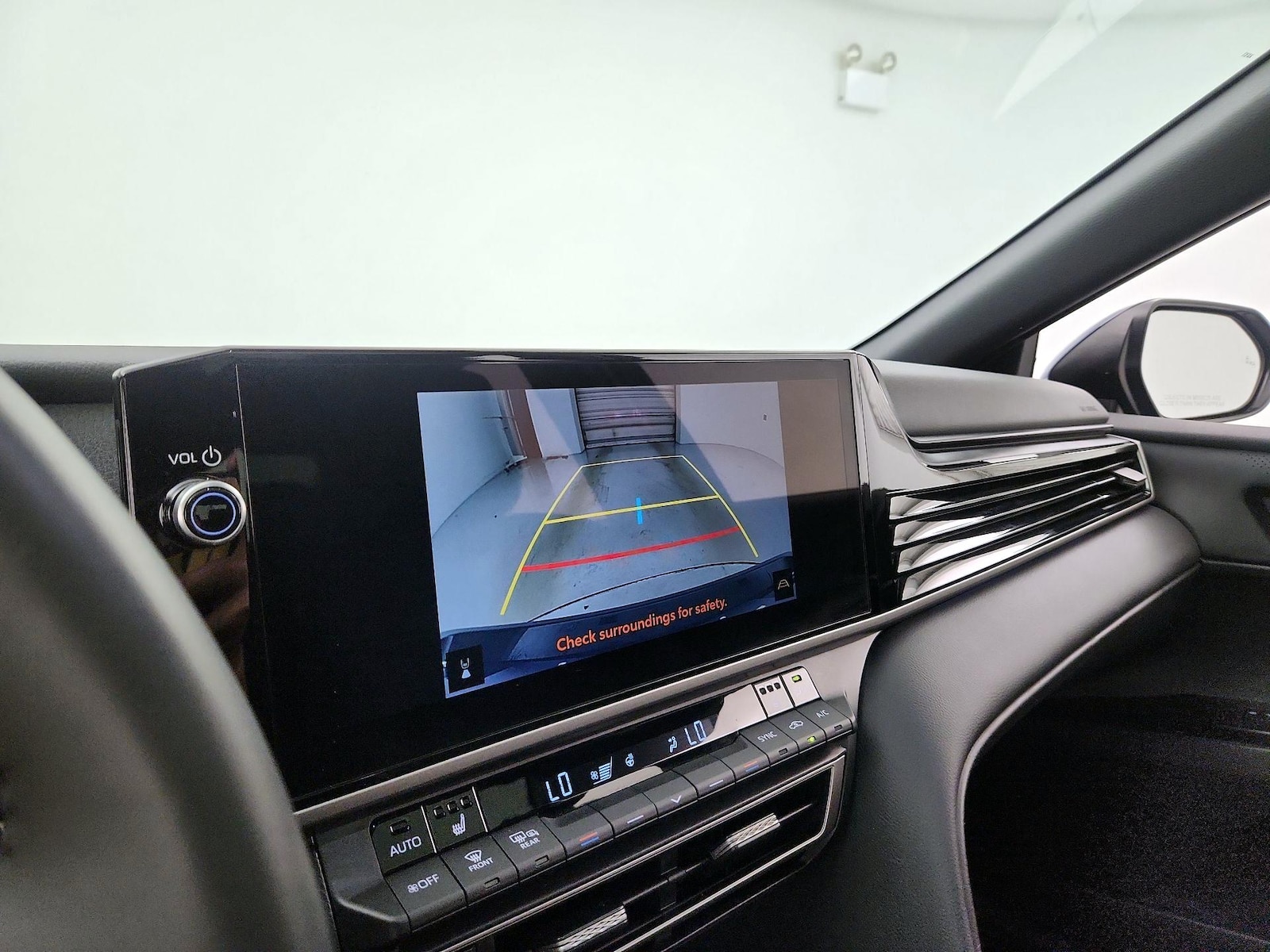 2025 Toyota Camry XSE - Photo 16