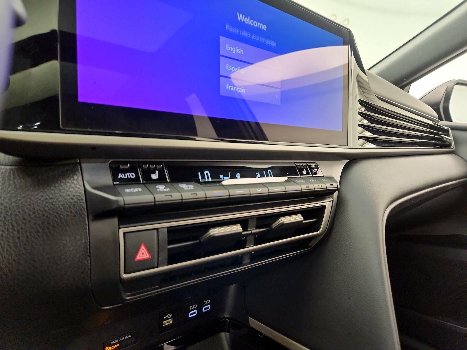 2025 Toyota Camry XSE - Photo 18