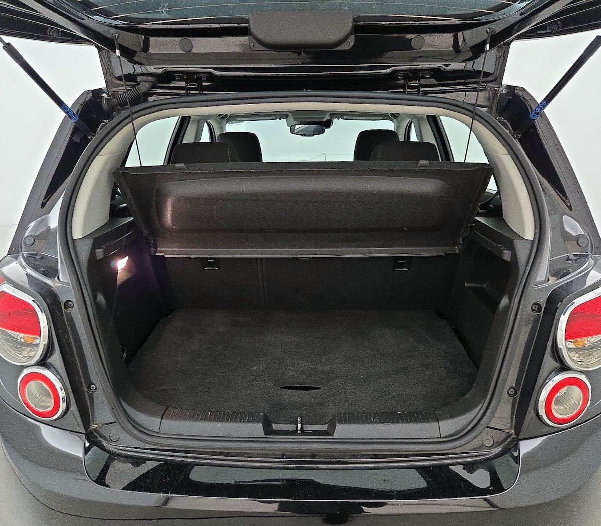 Trunk/Cargo (Seats Up)