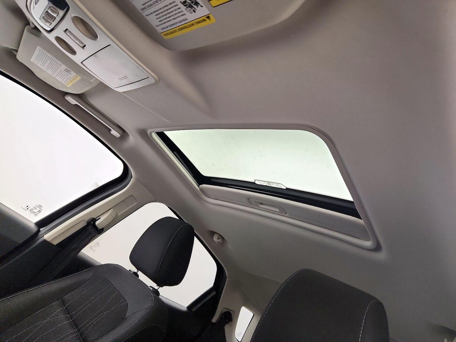 Sunroof(s) & Overhead Airbags
