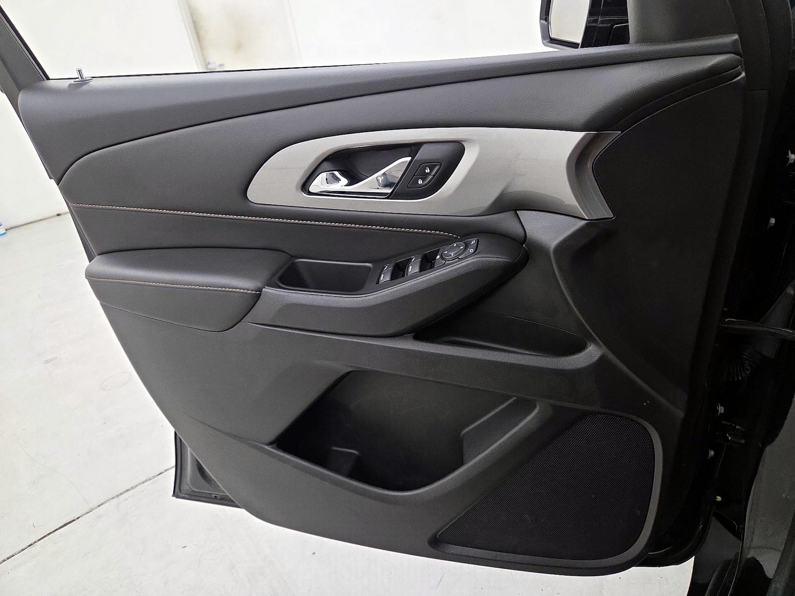 2019 Chevrolet Traverse LS - Photo 13
