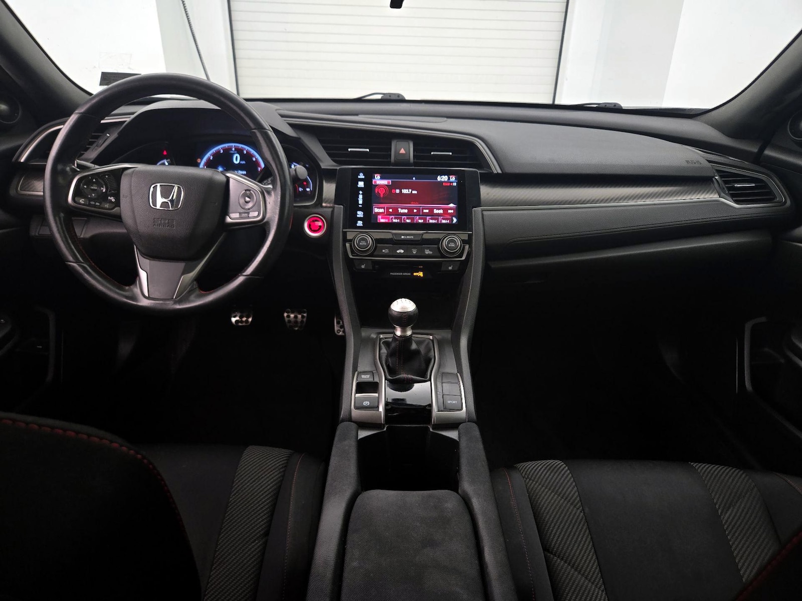 Apple CarPlay® & Android Auto™