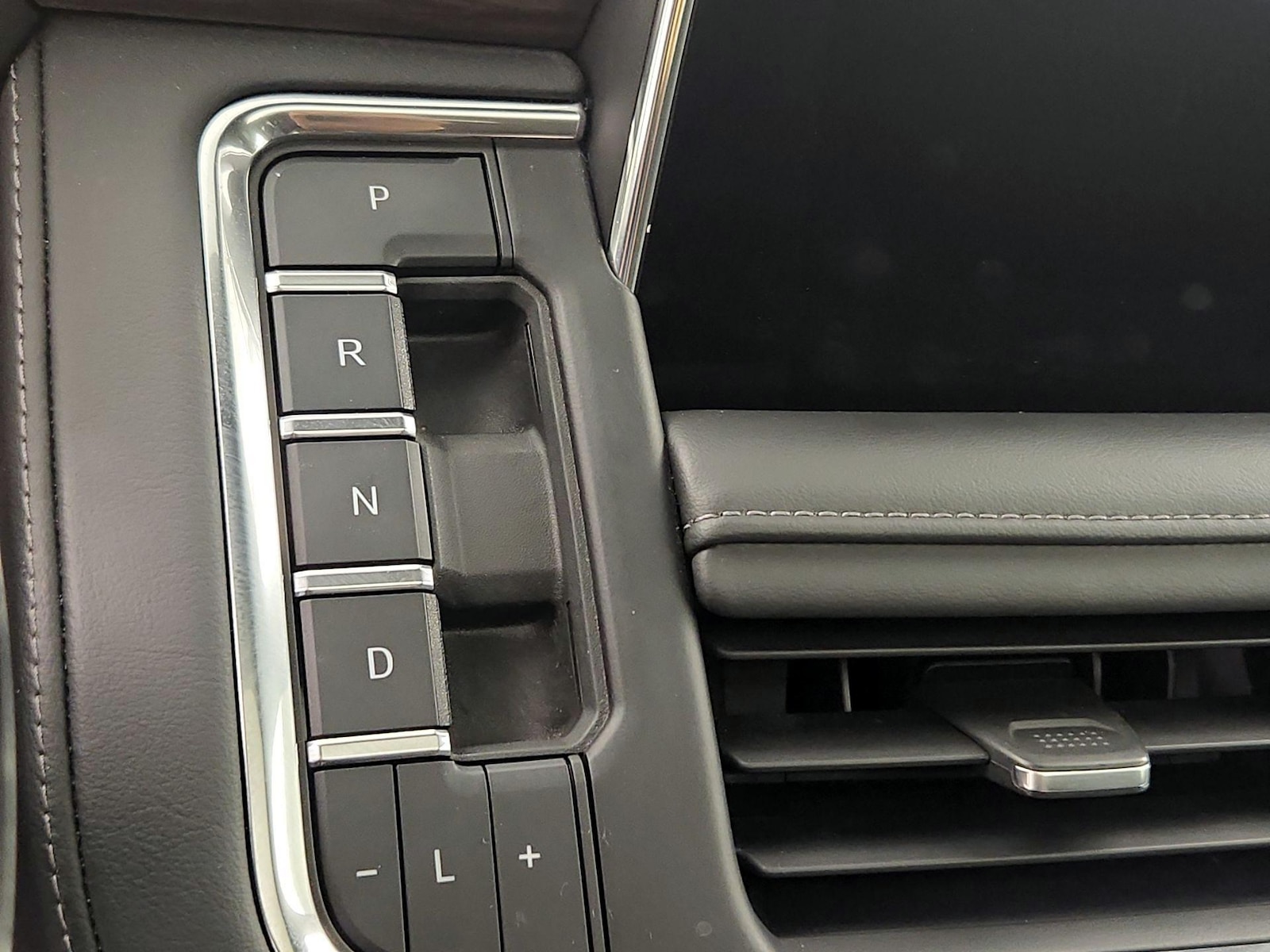 2021 Chevrolet Tahoe Z71 - Photo 18