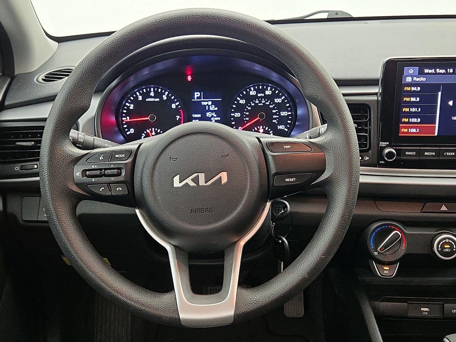 2023 Kia Rio LX - Photo 11